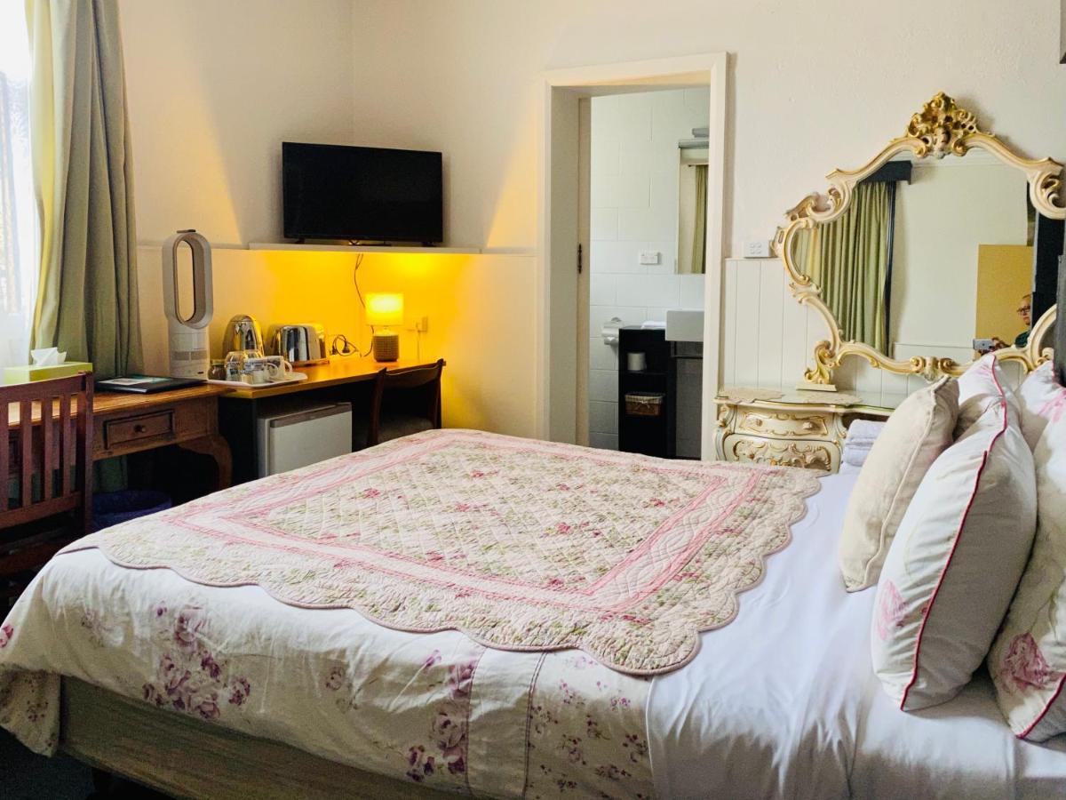 The Mews Motel Лонсестон Экстерьер фото
