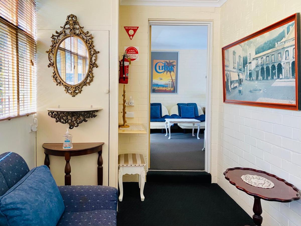 The Mews Motel Лонсестон Экстерьер фото