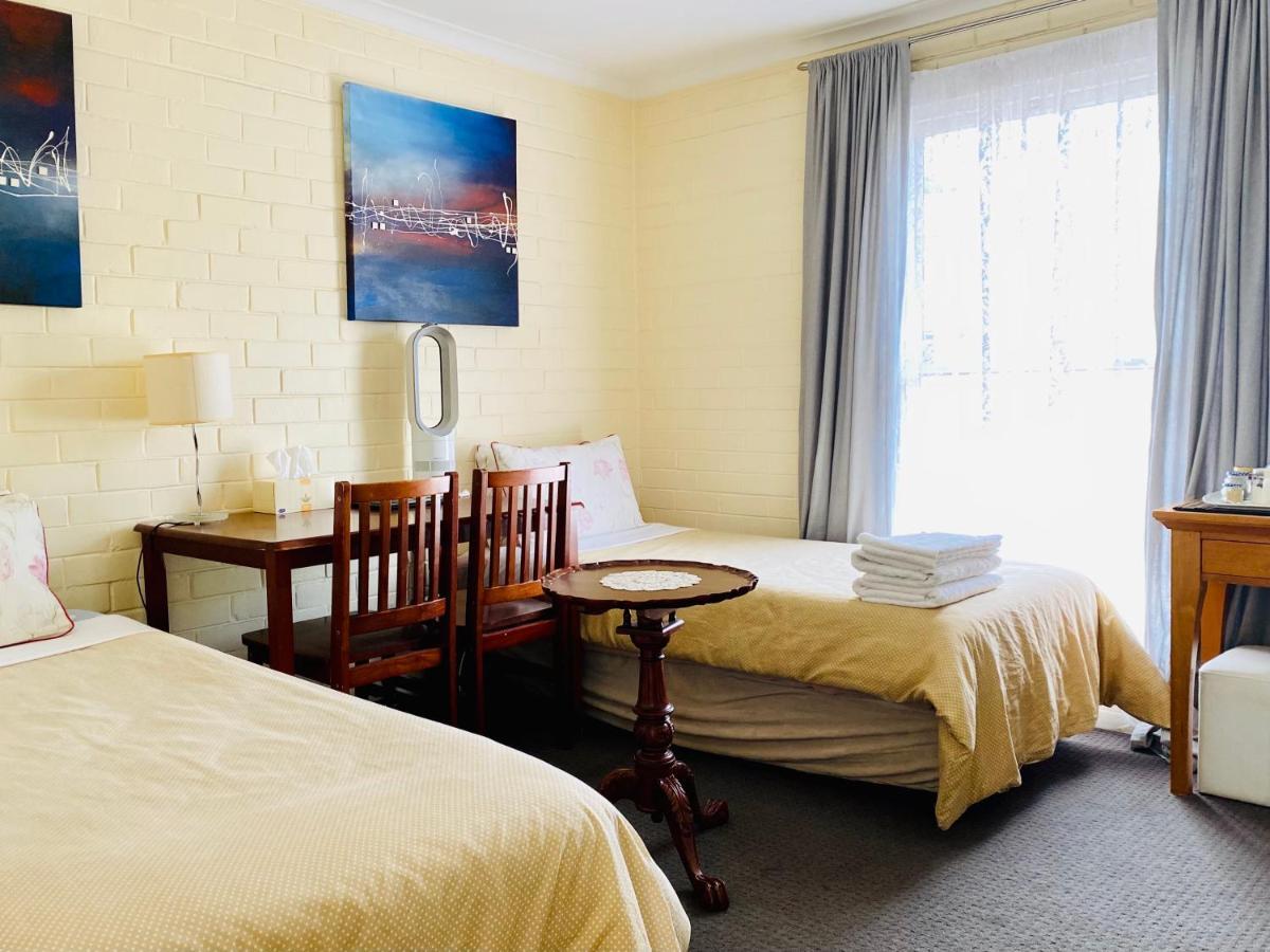 The Mews Motel Лонсестон Экстерьер фото