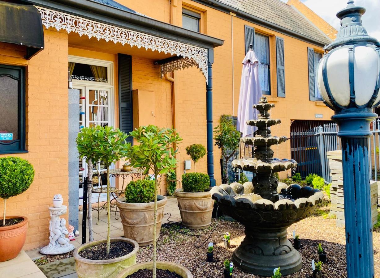 The Mews Motel Лонсестон Экстерьер фото