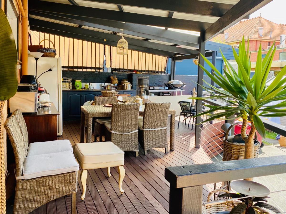 The Mews Motel Лонсестон Экстерьер фото