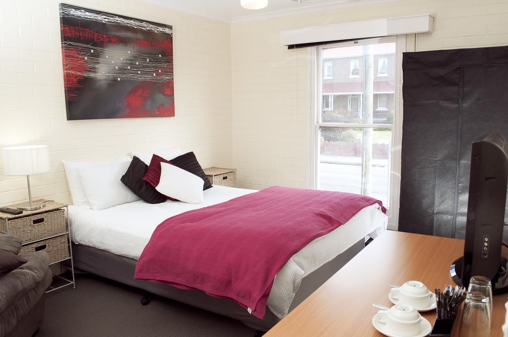 The Mews Motel Лонсестон Экстерьер фото