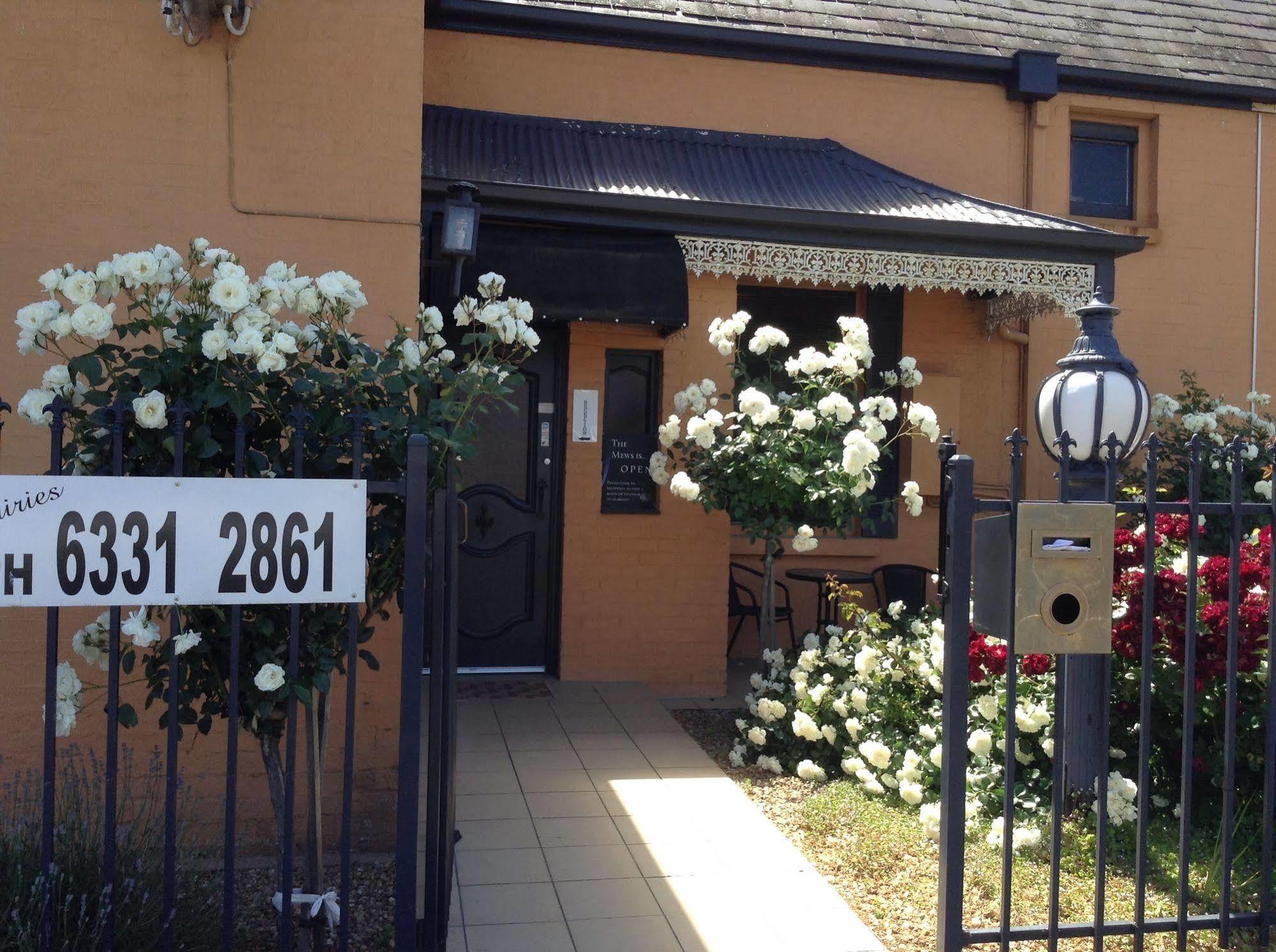 The Mews Motel Лонсестон Экстерьер фото